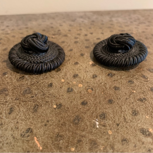 Black Shoe Clips - Picture 6 of 7